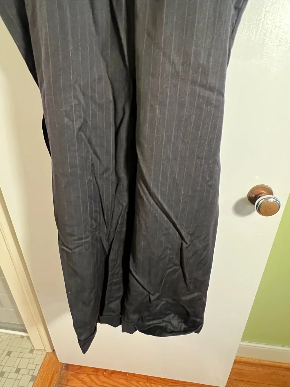 Mens Size 45R Dress Pants Trousers Pleated Black Pinstripes Straight Leg Pockets